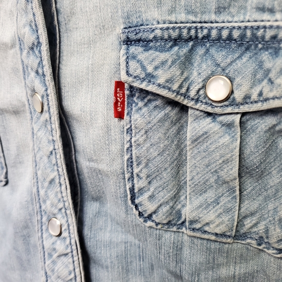 Levi's | Denim Short Sleeve Shirt - Picture 4 of 4
